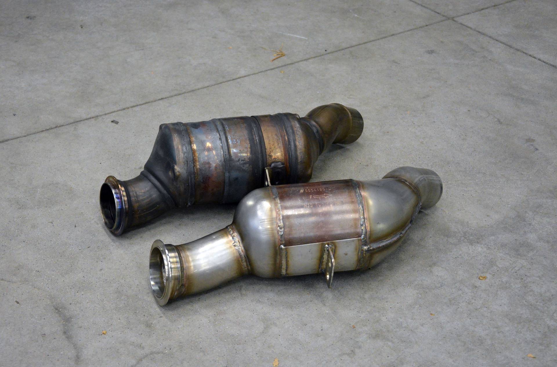 Downpipe destro + Catalizzatore metallico 200CPSI