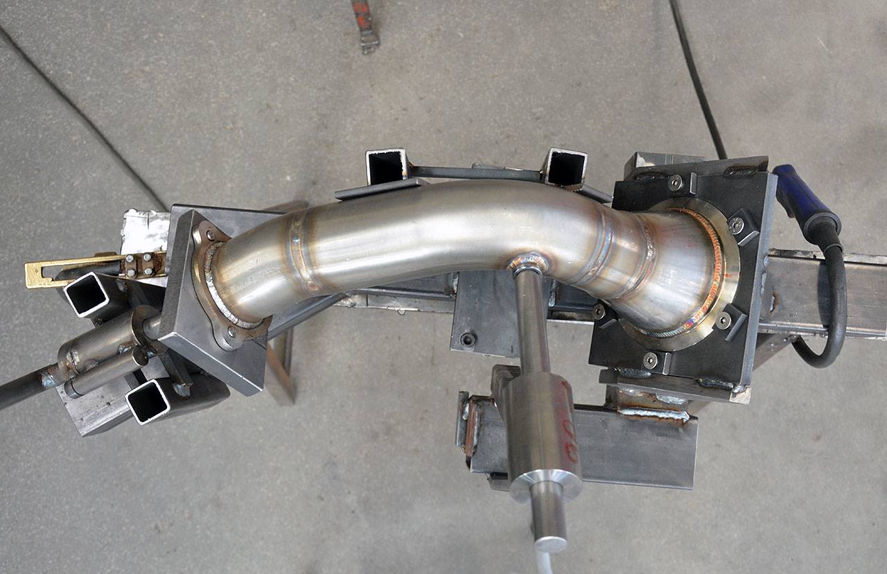 Kit downpipe Destro + Sinistro<br>(Sostituisce catalizzatore)<br>(Guida a sinistra / destra)